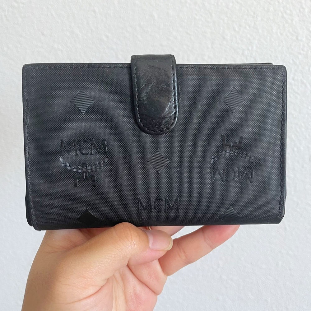 MCM Black Kisslock Wallet